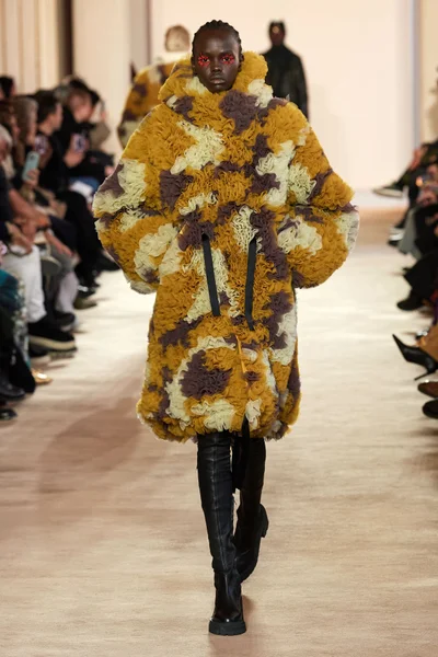 Look 40